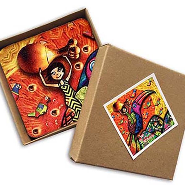 Caja de cartón en la que se entrega el juego de portavasos